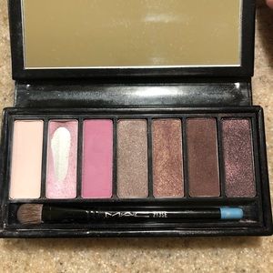MAC limited edition eyeshadow pallet